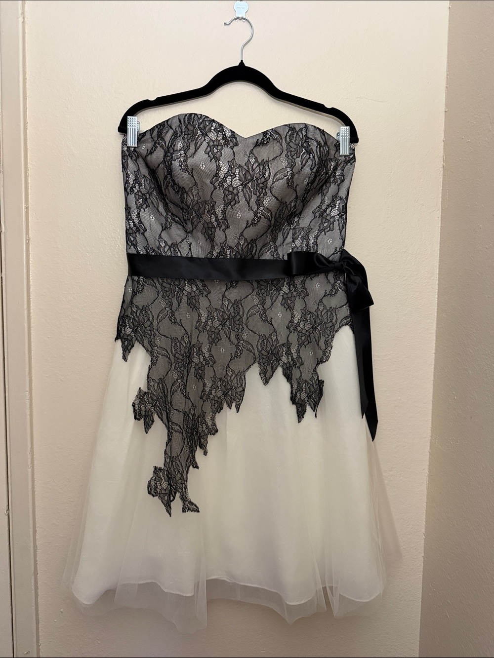 Max and Cleo Elegant Strapless Black Lace & Ivory Tulle Cocktail Dress Size 14
